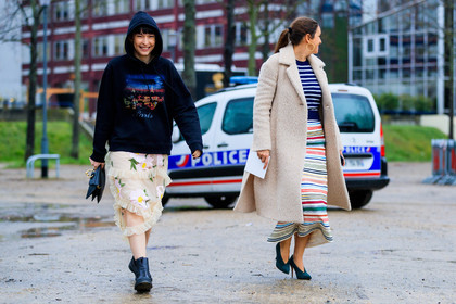 atmosphere details, AUTUMN WINTER 2017-2018, AW 17-18, beige coat, black bag, black shoes, black sweater, blue sweater, clara cornet, embroidered skirt, FALL WINTER 2017-2018, fashion week, frenchystyle, full length, Fur coat, FW, FW 17-18, graphic skirt, graphic sweater, green shoes, high heels, hoodie, horizontal, jonathan paciullo, jw anderson, laure heriard dubreuil, leather bag, leather shoes, multicolor skirt, nude skirt, PARIS, PFW, printed sweater, street style, striped skirt, stripes
