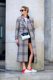 AUTUMN WINTER 2017-2018, avery blanchard, AW 17-18, beige coat, black and white bag, camille charriere, checked coat, FALL WINTER 2017-2018, fashion week, frenchystyle, full length, FW, FW 17-18, graphic coat, jonathan paciullo, jw anderson, leather bag, leather shoes, PARIS, PFW, plaid, red sneakers, street style, sunglasses, tartan, vertical, white sneakers