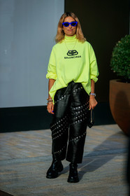 balenciaga t-shirt, big sole boots, black leather boots, black leather pants, blue sunglasses, butterfly sunglasses, cropped pants, dyed hair, neon yellow t-shirt, oversize t-shirt, pink hair, rolex watch, silvered watch, studs pants, turtleneck t-shirt, letters necklace, fashion week, frenchystyle, FW, jonathan paciullo, street style, vertical, full length