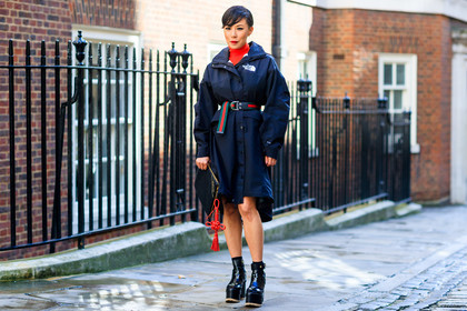 atmosphere details, balenciaga, black bag, black clutch, black coat, black jacket, black shoes, blazer, fashion week, frenchystyle, full length, FW, high heels, horizontal, jonathan paciullo, leather bag, leather shoes, LFW, LONDON, north face, parka, red sweater, SPRING SUMMER 2018, SS 18, street style
