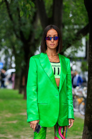 alexandra guerain, green jacket, green pants, green bra, ambush bra, cropped top, futurist shape sunglasses, printed pants, tight pants, lurex pants, multi necklace, chain necklace, letters necklace, golden necklace, fashion week, frenchystyle, FW, jonathan paciullo, street style, MFW, MILAN, SPRING SUMMER 2020, SS 20