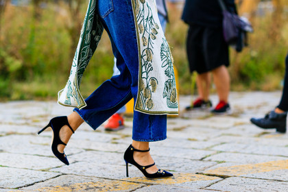 atmosphere details, beige jacket, black shoes, blue denim, denim pants, detail, embroidered jacket, fashion week, frenchystyle, FW, high heels, horizontal, jeans, jonathan paciullo, leather shoes, MFW, MILAN, printed jacket, SPRING SUMMER 2017, SS 17, street style, trousers, velvet