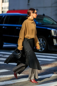 geraldine boublil, bottega veneta bag, beige pullover, turtleneck pullover, pleated skirt, black skirt, asymetrical skirt, long skirt, burgundy leather boots, squared toed shoes, plaited leather bag, plaited bag, hand bag, high heels boots, grey pants, split pants, flare pants, oversize pullover, fashion week, frenchystyle, FW, jonathan paciullo, street style, FALL WINTER 2020-2021, AUTUMN WINTER 2020-2021, FW 20-21, vertical, full length, NYFW, NEW YORK