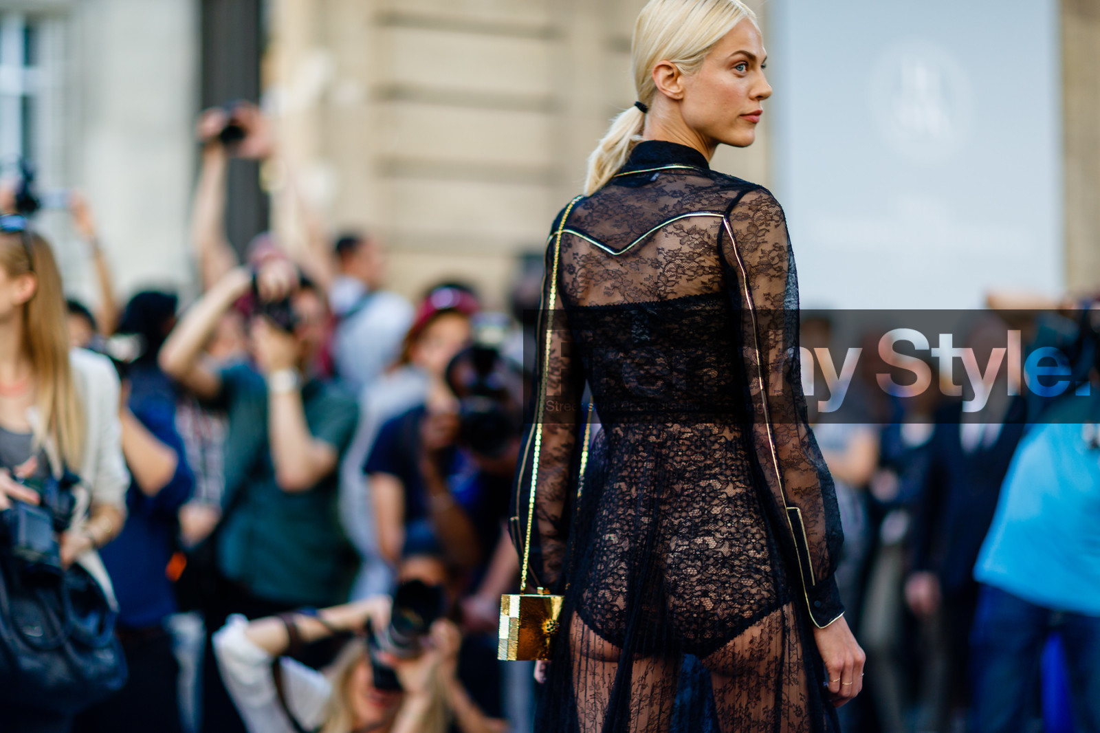 atmosphere details, AUTUMN WINTER 2016-2017, AW 16-17, aymeline valade, black dress, detail, FALL WINTER 2016-2017, fashion week, frenchystyle, FW, FW 16-17, gold bag, golden bag, HAUTE COUTURE, horizontal, jonathan paciullo, lace dress, MENSWEAR, PARIS, PFW, see through, shiny bag, street style, valentino
