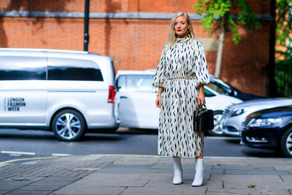 atmosphere details, black and white, black bag, fashion week, frenchystyle, full length, FW, graphic dress, high heels, horizontal, jonathan paciullo, kate foley, leather bag, leather shoes, LFW, LONDON, printed dress, SPRING SUMMER 2018, SS 18, street style, white boots, white dress