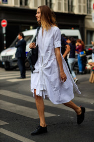 black bag, black shoes, fashion week, frenchystyle, full length, FW, jonathan paciullo, leather bag, leather shoes, MENSWEAR, PARIS, PFW, shirt dress, SPRING SUMMER 2018, SS 18, street style, vertical, white dress