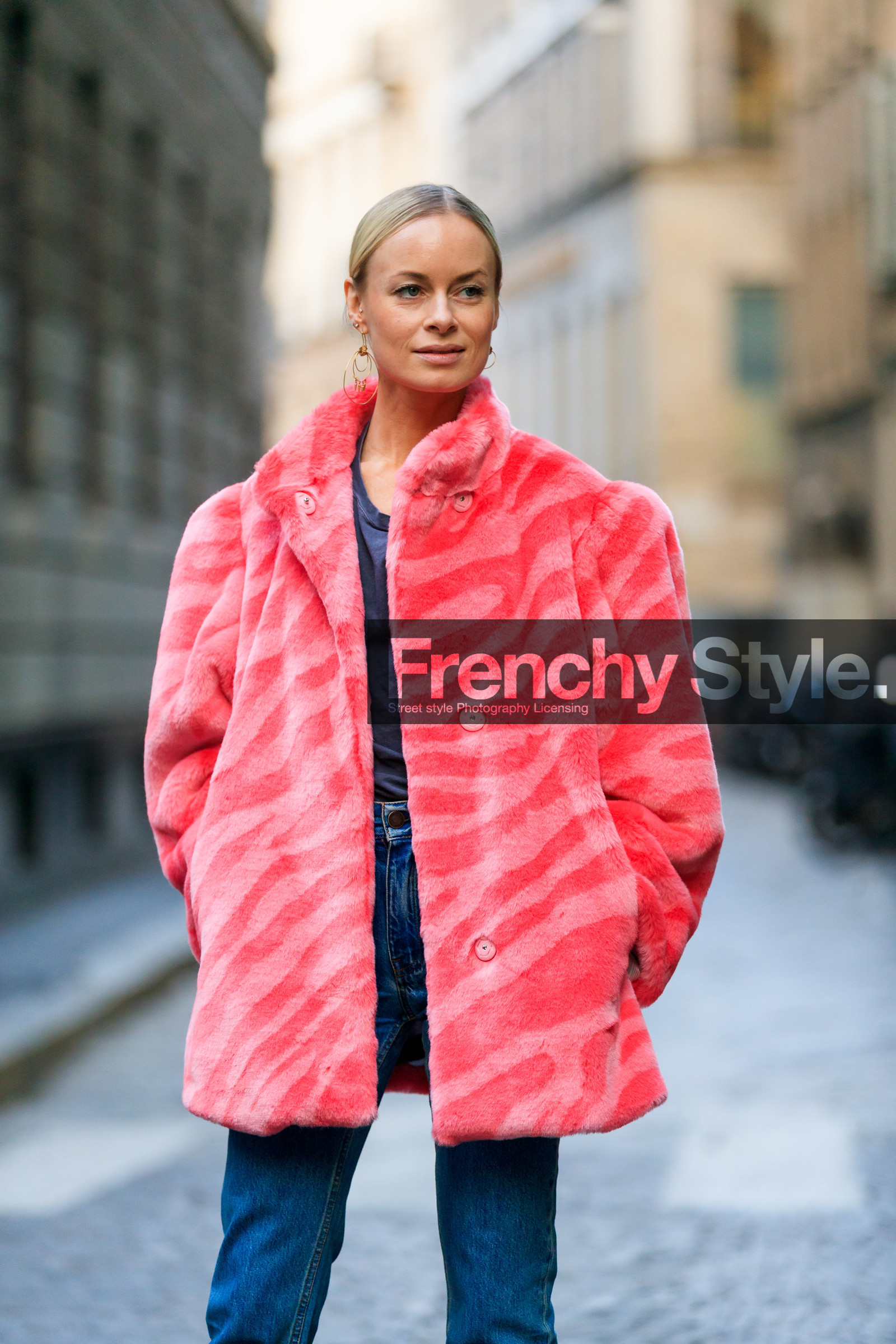 blue denim, denim pants, fur jacket, graphic jacket, jeans, pink fur, pink jacket, printed jacket, stripes, thora valdimars, trousers, MILAN, MFW, fashion week, frenchystyle, FW, jonathan paciullo, street style, AUTUMN WINTER 2019-2020, AW 19-20, FALL WINTER 2019-2020, FW 19-20, vertical, atmosphere details, detail