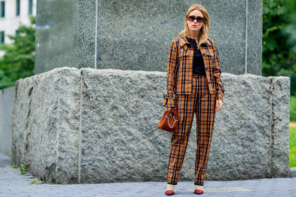 Annabel Rosendahl, beige boots, black sweater, brown bag, brown jacket, brown pants, brown suit, checked, checked suit, céline, graphic jacket, graphic pants, graphic suit, high heels, leather bag, leather shoes, plaid, printed jacket, printed pants, printed suit, sunglasses, tartan, trousers, fashion week, frenchystyle, FW, jonathan paciullo, street style, NYFW, NEW YORK, SPRING SUMMER 2019, SS 19, atmosphere details, horizontal, full length