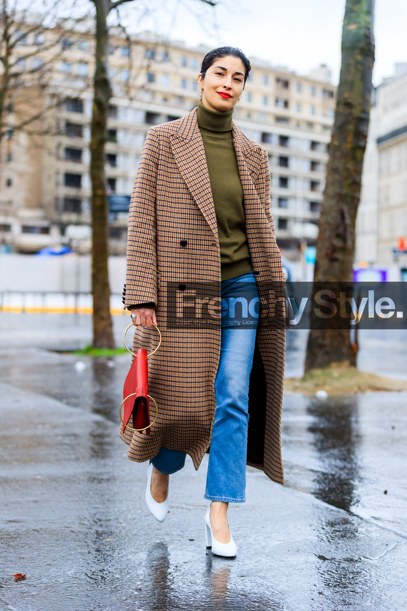 AUTUMN WINTER 2017-2018, AW 17-18, beige coat, blue denim, caroline issa, checked coat, denim pants, FALL WINTER 2017-2018, fashion week, frenchystyle, full length, FW, FW 17-18, green sweater, high heels, jeans, jonathan paciullo, leather bag, leather shoes, PARIS, PFW, plaid, printed coat, red bag, street style, trousers, vertical, white shoes