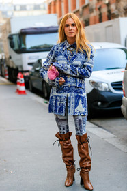 blanca miro scrimieri, blue jacket, blue pants, brown boots, graphic jacket, graphic pants, high boots, high heels, leather bag, leather shoes, pink bag, printed jacket, printed pants, trousers, PARIS, PFW, street style, jonathan paciullo, FW, frenchystyle, fashion week, AUTUMN WINTER 2019-2020, AW 19-20, FALL WINTER 2019-2020, FW 19-20, vertical, full length