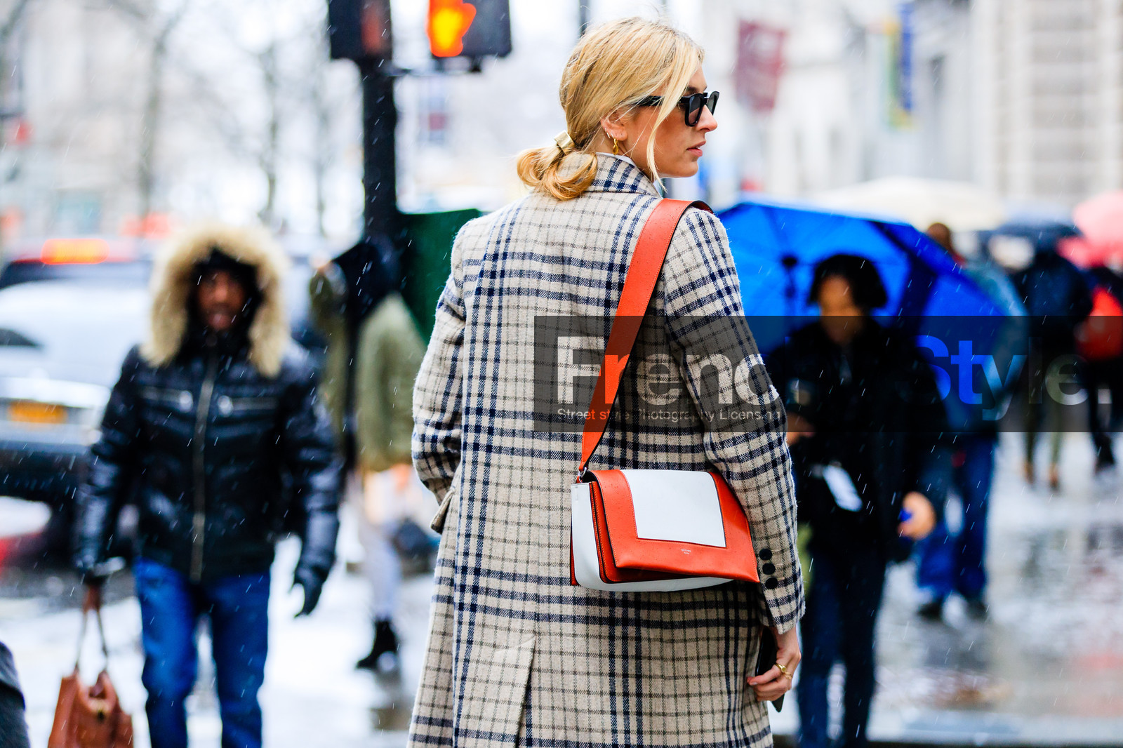 atmosphere details, AUTUMN WINTER 2017-2018, AW 17-18, blue denim, blue jumpsuit, camille charriere, checked coat, céline, denim jumpsuit, detail, earrings, FALL WINTER 2017-2018, fashion week, frenchystyle, FW, FW 17-18, graphic bag, graphic coat, high heels, horizontal, jonathan paciullo, jumpsuit, leather bag, leather boots, NEW YORK, NYFW, plaid, printed bag, red bag, street style, vêtements