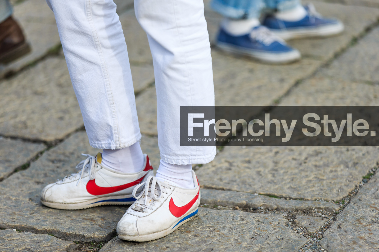 atmosphere details, AUTUMN WINTER 2016-2017, AW 16-17, denim pants, detail, FALL WINTER 2016-2017, fashion week, frenchystyle, FW, FW 16-17, horizontal, jeans, jonathan paciullo, leather sneakers, LFW, LONDON, MENSWEAR, nike, street style, trousers, white denim, white sneakers, white socks