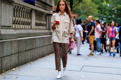 animal print, beige shirt, brown pants, graphic pants, high heels, leather shoes, leopard, necklace, printed pants, sunglasses, trousers, white boots, fashion week, frenchystyle, FW, jonathan paciullo, street style, NYFW, NEW YORK, SPRING SUMMER 2019, SS 19, atmosphere details, horizontal, full length