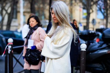 atmosphere details, AUTUMN WINTER 2017-2018, AW 17-18, detail, FALL WINTER 2017-2018, fashion week, frenchystyle, FW, FW 17-18, horizontal, jonathan paciullo, PARIS, PFW, sarah harris, street style, white cardigan