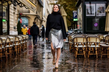 animal print, Astrid Boutrot, black turtleneck, earrings, heels, leopard heels, leopard shoes, printed heels, sequins, silver skirt, skirt, splited skirt, turtleneck, fashion week, frenchystyle, FW, jonathan paciullo, street style, PFW, PARIS, SPRING SUMMER 2022, SS 22, atmosphere details, full length, horizontal