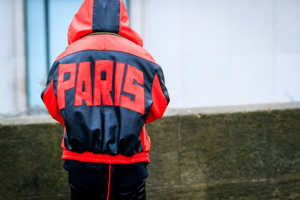 atmosphere details, AUTUMN WINTER 2017-2018, AW 17-18, back detail, detail, FALL WINTER 2017-2018, fashion week, frenchystyle, FW, FW 17-18, hood, horizontal, jonathan paciullo, message, PARIS, PFW, printed jacket, red jacket, street style