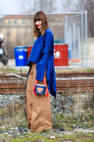 asymetric, AUTUMN WINTER 2016-2017, AW 16-17, blue bag, blue shirt, brown pants, FALL WINTER 2016-2017, fashion week, frenchystyle, full length, fun bag, FW, FW 16-17, jonathan paciullo, LFW, LONDON, MENSWEAR, printed bag, street style, trousers, vertical, wide pants