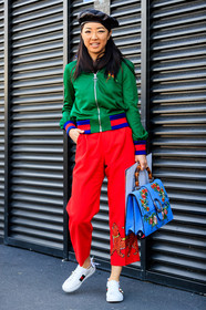AUTUMN WINTER 2017-2018, AW 17-18, beret, black hat, blue bag, embroidered bag, FALL WINTER 2017-2018, fashion week, floral, flower, frenchystyle, full length, FW, FW 17-18, green jacket, gucci, jonathan paciullo, leather bag, leather shoes, MFW, MILAN, printed bag, red pants, street style, teddy jacket, trousers, vertical, white sneakers