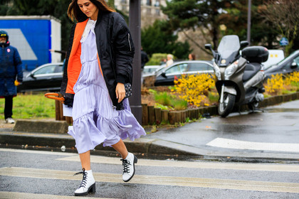 atmosphere details, AUTUMN WINTER 2017-2018, AW 17-18, black bag, black jacket, bomber jacket, detail, FALL WINTER 2017-2018, fashion week, frenchystyle, FW, FW 17-18, high heels, horizontal, jonathan paciullo, leather shoes, PARIS, PFW, soraya bakhtiar, street style, vêtements, white boots, white dress