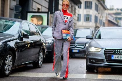 checked, graphic bag, graphic jacket, graphic pants, grey jacket, grey pants, grey suit, leather bag, multicolor bag, plaid, printed bag, printed jacket, printed pants, printed sweater, red sweater, sunglasses, trousers, fashion week, frenchystyle, FW, jonathan paciullo, street style, MFW, MILAN, AUTUMN WINTER 2018-2019, FALL WINTER 2018-2019, FW 18-19, horizontal, atmosphere details, full length, viktoria rader
