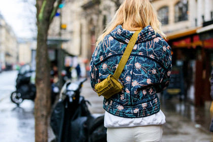 atmosphere details, AUTUMN WINTER 2017-2018, AW 17-18, back detail, blue jacket, detail, FALL WINTER 2017-2018, fashion week, floral, flower, frenchystyle, FW, FW 17-18, green bag, horizontal, jonathan paciullo, leather bag, model, PARIS, PFW, printed jacket, sasha luss, street style, suede bag, trousers, white pants, white sweater