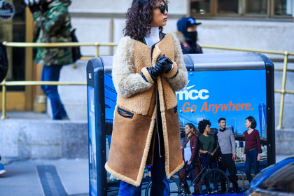 atmosphere details, AUTUMN WINTER 2016-2017, AW 16-17, beige fur, brown fur, detail, fashion week, frenchystyle, fur coat, fur jacket, FW, FW 16-17, horizontal, jonathan paciullo, leather coat, leather jacket, NEW YORK, NYFW, patchwork, shearling, sheep fur, street style, suede jacket, sunglasses, woman