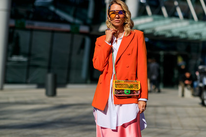blazer, chanel handbag, graphic bag, leather bag, orange jacket, pink bag, pink skirt, printed bag, sunglasses, transparent bag, white shirt, yellow bag, MILAN, MFW, fashion week, frenchystyle, FW, jonathan paciullo, street style, AUTUMN WINTER 2019-2020, AW 19-20, FALL WINTER 2019-2020, FW 19-20, atmosphere details, detail, horizontal