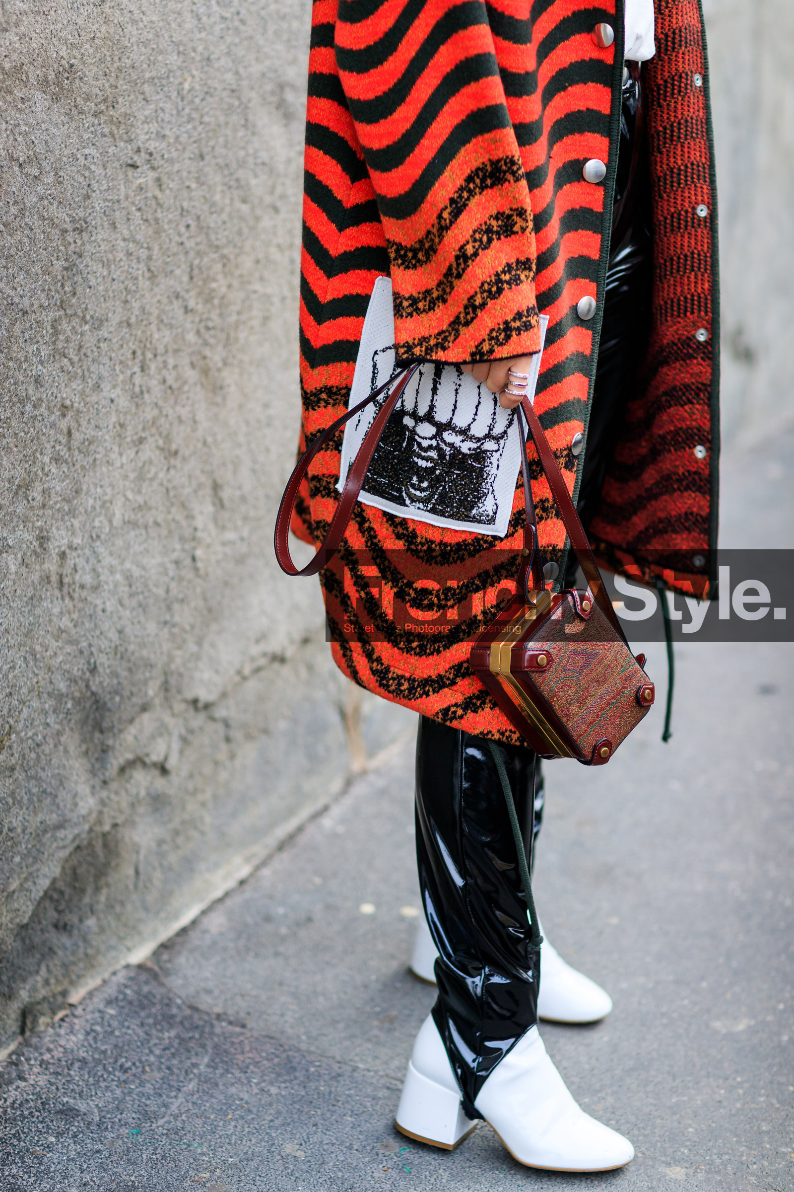 AUTUMN WINTER 2017-2018, AW 17-18, black pants, detail, dries van noten, FALL WINTER 2017-2018, fashion week, frenchystyle, FW, FW 17-18, geometric, graphic coat, high heels, jonathan paciullo, leather bag, leather pants, leather shoes, MFW, MILAN, orange coat, printed coat, red bag, stir pants, street style, trousers, varnished leather, vertical, vinyl, white boots