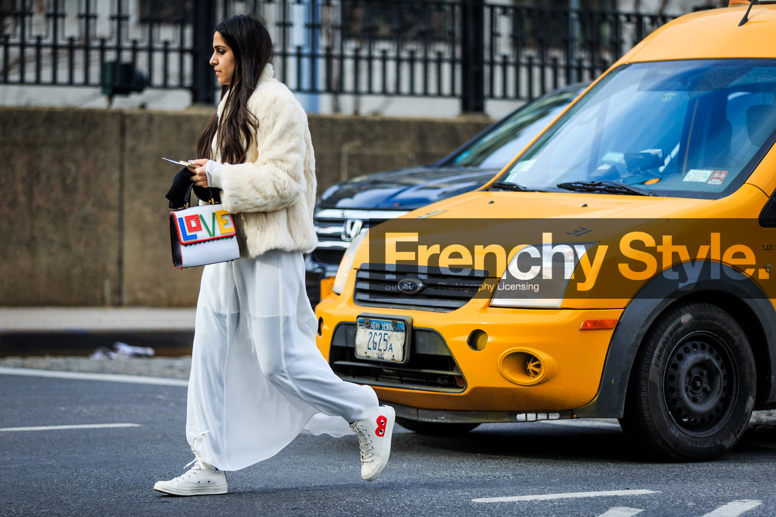 atmosphere details, AUTUMN WINTER 2016-2017, AW 16-17, comme des garçons, converse, fashion week, frenchystyle, full length, fun bag, fur jacket, FW, FW 16-17, horizontal, jonathan paciullo, les petits joueurs, long skirt, message, multicolor bag, NEW YORK, NYFW, printed bag, see through, silk skirt, street style, tone on tone, total look white, white bag, white fur, white skirt, woman