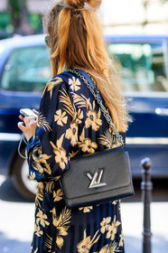 atmosphere details, back detail, black bag, blue shirt, detail, fashion week, floral, flower, frenchystyle, FW, jonathan paciullo, leather bag, louis vuitton, MENSWEAR, PARIS, PFW, printed shirt, SPRING SUMMER 2018, SS 18, street style, vertical