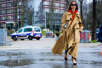 atmosphere details, AUTUMN WINTER 2017-2018, AW 17-18, beige coat, black shoes, FALL WINTER 2017-2018, fashion week, frenchystyle, full length, FW, FW 17-18, grey pants, hoodie, horizontal, jonathan paciullo, leather shoes, natasha goldenberg, PARIS, PFW, red sweater, stir pants, street style, sunglasses, trench coat, trousers