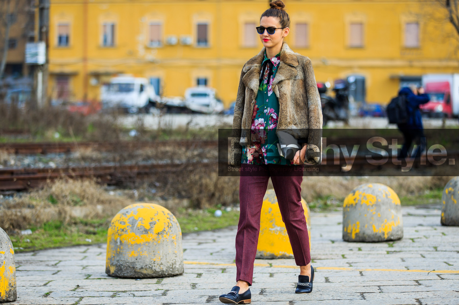 atmosphere details, AUTUMN WINTER 2016-2017, AW 16-17, black loafers, black slippers, bordeaux, brown jacket, burgundy, FALL WINTER 2016-2017, fashion week, floral, flower, frenchystyle, full length, fur jacket, FW, FW 16-17, green shirt, horizontal, jonathan paciullo, leather shoes, LFW, LONDON, MENSWEAR, natural fur, over the shoulder, printed shirt, red pants, silk shirt, street style, sunglasses, trousers