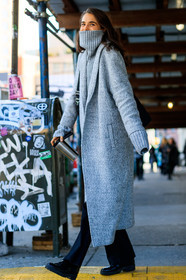 black pants, black shoes, grey coat, grey sweater, leather shoes, trousers, street style, jonathan paciullo, FW, frenchystyle, fashion week, NYFW, NEW YORK, AUTUMN WINTER 2018-2019, AW 18-19, FALL WINTER 2018-2019, FW 18-19, vertical, full length, model, blanca padilla