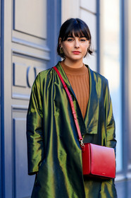 camel sweater, green coat, leather bag, maria bernad, red bag, PARIS, PFW, street style, jonathan paciullo, FW, frenchystyle, fashion week, AUTUMN WINTER 2019-2020, AW 19-20, FALL WINTER 2019-2020, FW 19-20, vertical, atmosphere details, detail