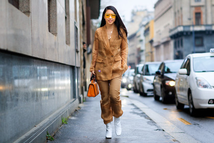 brown jacket, brown pants, brown suit, high heels, leather bag, leather shoes, orange bag, sunglasses, trousers, white boots, fashion week, frenchystyle, FW, jonathan paciullo, street style, MFW, MILAN, AUTUMN WINTER 2018-2019, FALL WINTER 2018-2019, FW 18-19, horizontal, atmosphere details, full length, yuwei zhangzou, yuyu zhangzou
