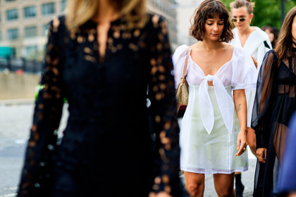 leather bag, tattoos, white dress, fashion week, frenchystyle, FW, jonathan paciullo, street style, NYFW, NEW YORK, SPRING SUMMER 2019, SS 19, atmosphere details, horizontal, detail