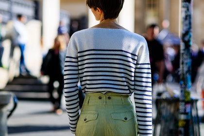 atmosphere details, AUTUMN WINTER 2016-2017, AW 16-17, back detail, detail, FALL WINTER 2016-2017, fashion week, frenchystyle, FW, FW 16-17, graphic sweater, green pants, HAUTE COUTURE, horizontal, jonathan paciullo, MENSWEAR, PARIS, PFW, street style, striped sweater, trousers, tucked in, white sweater