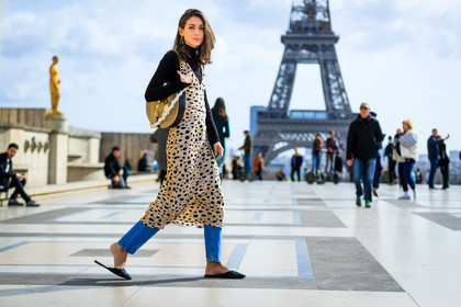 atmosphere details, AUTUMN WINTER 2017-2018, AW 17-18, black shoes, black sweater, blue denim, denim pants, diletta bonaiuti, FALL WINTER 2017-2018, fashion week, frenchystyle, full length, FW, FW 17-18, horizontal, jeans, jonathan paciullo, leather bag, leather shoes, leopard, loewe, mules, PARIS, PFW, printed dress, street style, trousers
