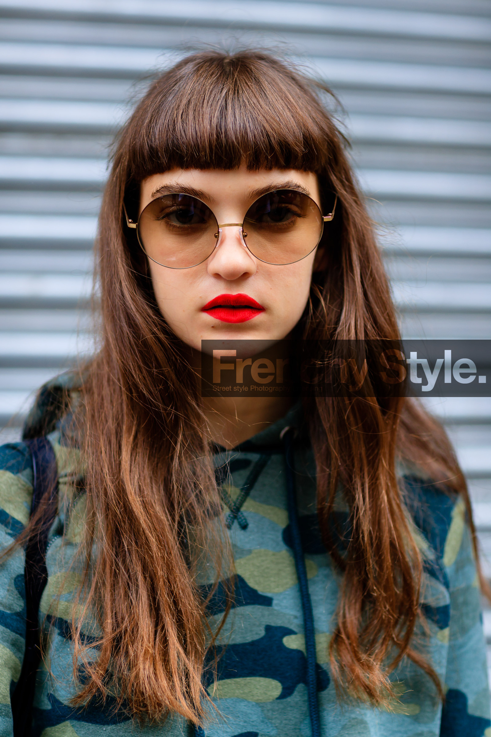 atmosphere details, camo sweater, camouflage, detail, fashion week, frenchystyle, FW, green sweater, hoodie, jonathan paciullo, LFW, LONDON, model, portrait, printed sweater, red lips, SPRING SUMMER 2017, SS 17, street style, sunglasses, vertical, woman