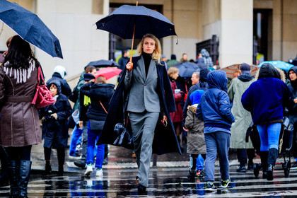 atmosphere details, AUTUMN WINTER 2017-2018, AW 17-18, black coat, black shoes, blazer, FALL WINTER 2017-2018, fashion week, frenchystyle, full length, FW, FW 17-18, grey jacket, grey skirt, grey suit, horizontal, jonathan paciullo, over the shoulder, PARIS, PFW, street style, trousers