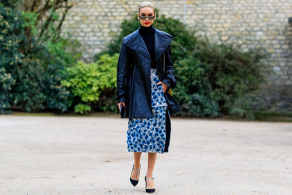 atmosphere details, AUTUMN WINTER 2017-2018, AW 17-18, black jacket, black shoes, black sweater, blue skirt, FALL WINTER 2017-2018, fashion week, floral, flowers, frenchystyle, full length, FW, FW 17-18, horizontal, jonathan paciullo, leather jacket, leather shoes, PARIS, PFW, printed skirt, street style, sunglasses