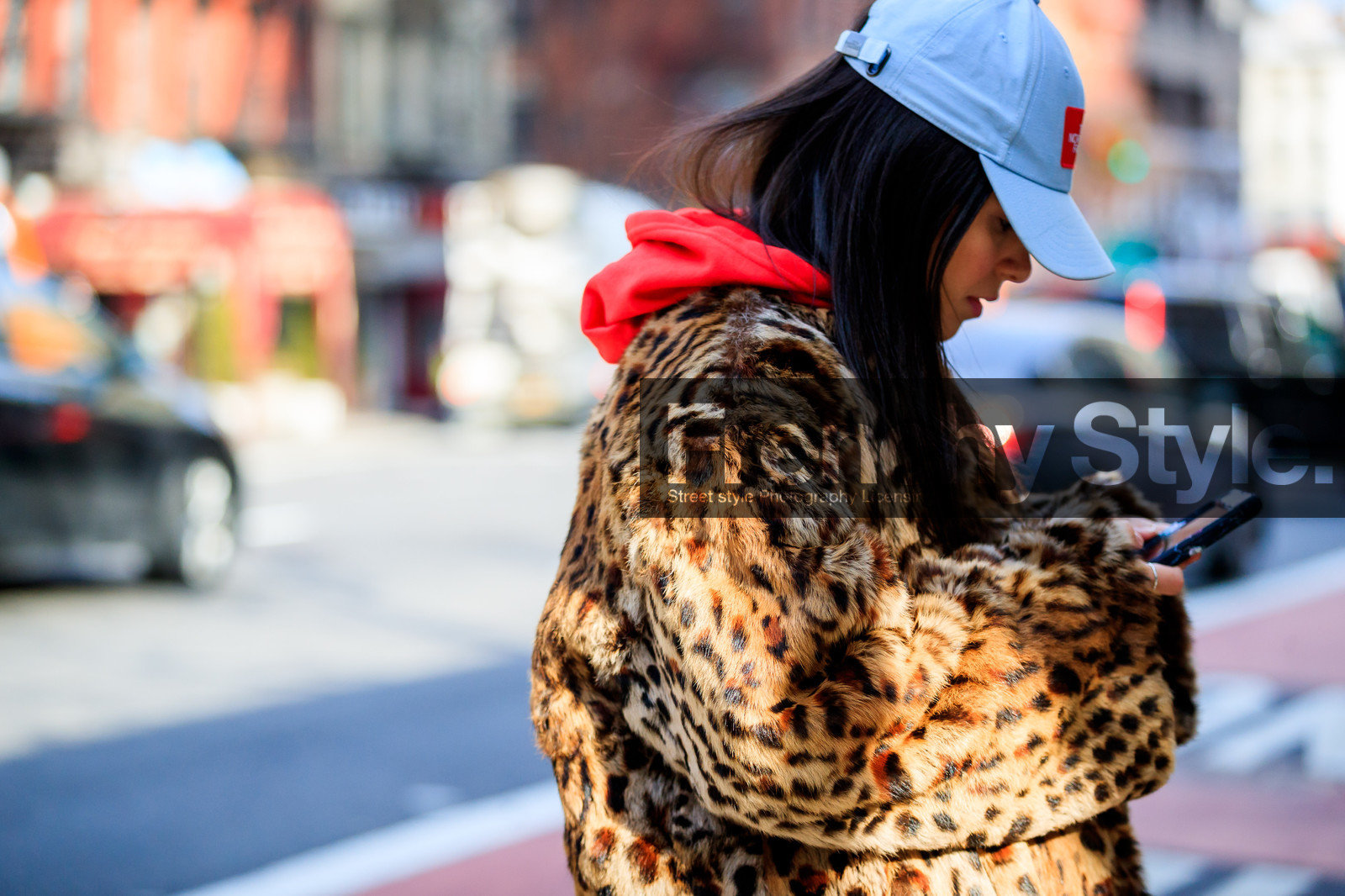 brown fur, brown jacket, fur jacket, graphic jacket, hoodie, leopard, leopard print, printed jacket, red sweater, the north face, white cap, street style, jonathan paciullo, FW, frenchystyle, fashion week, NYFW, NEW YORK, AUTUMN WINTER 2018-2019, AW 18-19, FALL WINTER 2018-2019, FW 18-19, atmosphere details, horizontal, detail