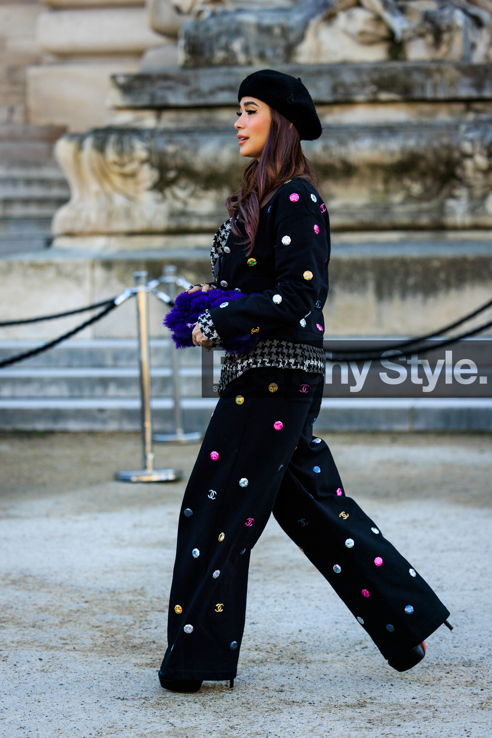 black beret; strass earrings; bkack jacket; short jacket; chanel jacket; multicolot jacket; multicolor pants; black trousers; chanel pants; multicolor studs pants; twee jacket; chanel jacket; mini bag; chanel mini bag; chanel belt; logo belt; chanel silver bet; blue handabag; chanel bag; furry bag; fluffy bafg; rings; close up; black heels