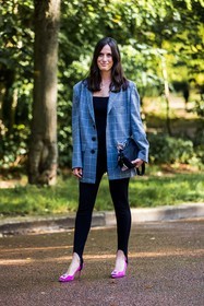 bag, black bag, black legging, black top, blazer, check, checked blazer, grey blazer, heels, Laure Hériard-Dubreuil, legging, manolo blanihk shoes, pink heels, pink pumps, print, printed blazer, pumps, statement shoes, strass, fashion week, frenchystyle, FW, jonathan paciullo, street style, PFW, PARIS, SPRING SUMMER 2022, SS 22, vertical, full length