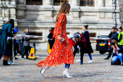 atmosphere details, blue denim, chloé, denim pants, fashion week, floral, flowers, frenchystyle, full length, FW, graphic dress, high heels, horizontal, jeans, jonathan paciullo, leather bag, leather shoes, LFW, LONDON, printed dress, red bag, red dress, SPRING SUMMER 2018, SS 18, street style, trousers, white boots