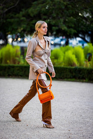 bag, beige blazer, beige sandals, blazer, bottega veneta sandals, brown pants, cut out blazer, jacquemus bag, Leonie Hanne, orange bag, pants, sandals, vinyl pants, street style, jonathan paciullo, FW, frenchystyle, fashion week, PFW, PARIS, SPRING SUMMER 2022, SS 22, vertical, full length