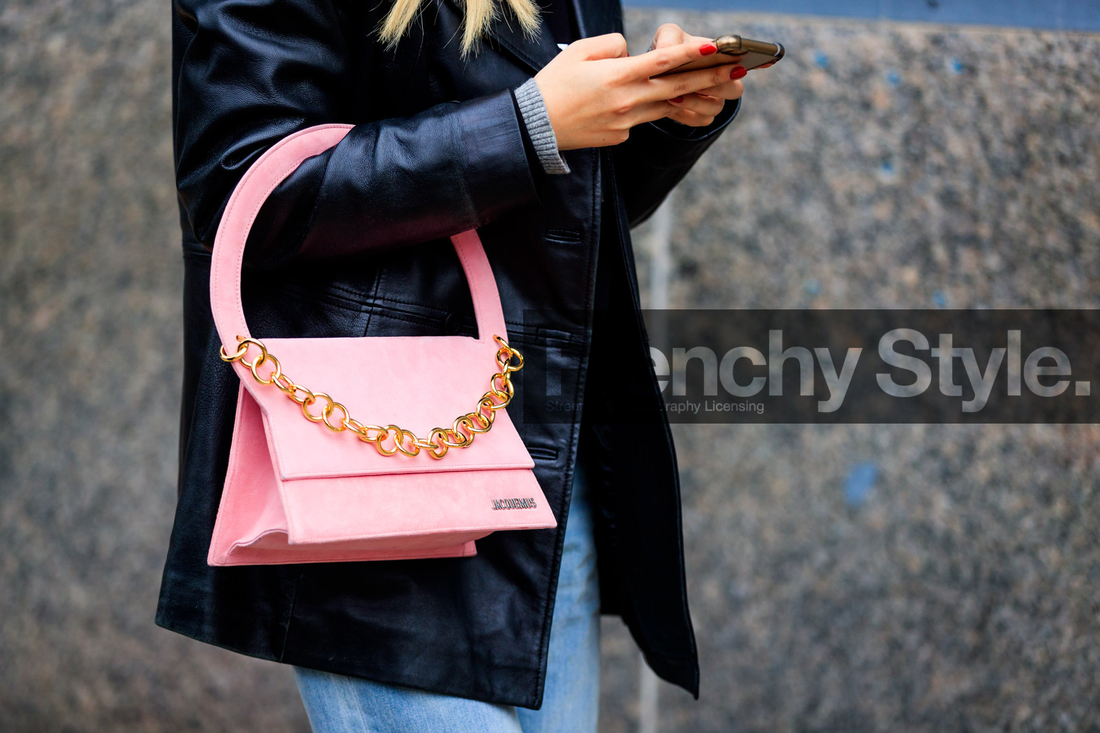 black jacket, blue denim, denim pants, graphic bag, jacquemus, jeans, leather bag, leather jacket, pink bag, printed bag, trousers, street style, jonathan paciullo, FW, frenchystyle, fashion week, NYFW, NEW YORK, AUTUMN WINTER 2018-2019, AW 18-19, FALL WINTER 2018-2019, FW 18-19, atmosphere details, horizontal, detail