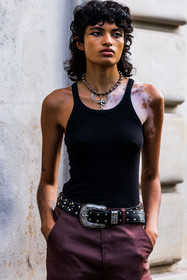 belt, black belt, black tank top, black top, brown pants, eyeliner, leather belt, makeup, necklace, pants, Precilla Cheseaux, tank top, tattoo, western belt, street style, jonathan paciullo, FW, frenchystyle, fashion week, PFW, PARIS, SPRING SUMMER 2022, SS 22, vertical, atmosphere details, model