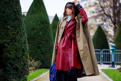 atmosphere details, AUTUMN WINTER 2017-2018, AW 17-18, backpack, beige coat, black pants, detail, FALL WINTER 2017-2018, fashion week, frenchystyle, FW, FW 17-18, grace hartzel, hood, horizontal, jonathan paciullo, leather bag, leather coat, model, PARIS, PFW, red coat, street style, white scarf, wide pants