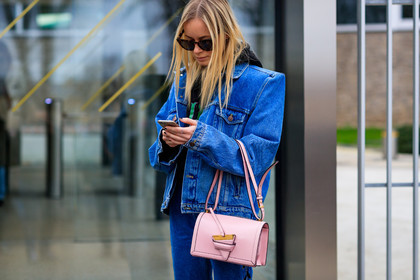 atmosphere details, AUTUMN WINTER 2017-2018, AW 17-18, blue denim, denim jacket, denim pants, detail, FALL WINTER 2017-2018, fashion week, frenchystyle, FW, FW 17-18, horizontal, jeans, jonathan paciullo, leather bag, loewe, PARIS, PFW, pink bag, street style, sunglasses, trousers